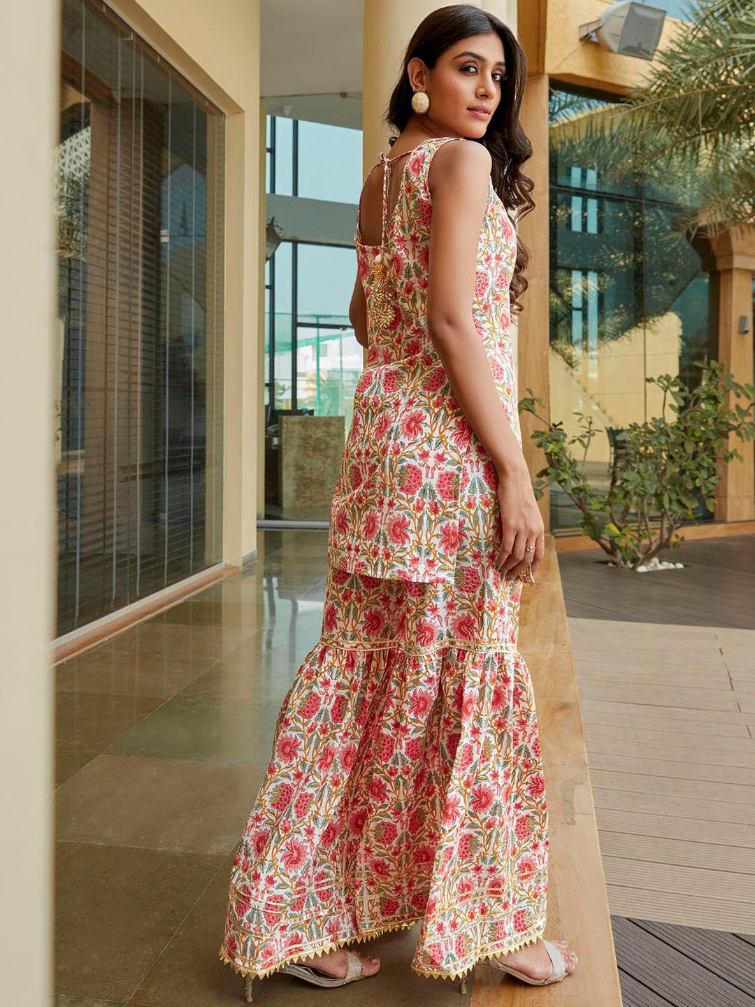 Dhimhi Women's Floral Printed Sleeveless Gotta Patti Pure Cotton Straight Kurta With Sharara