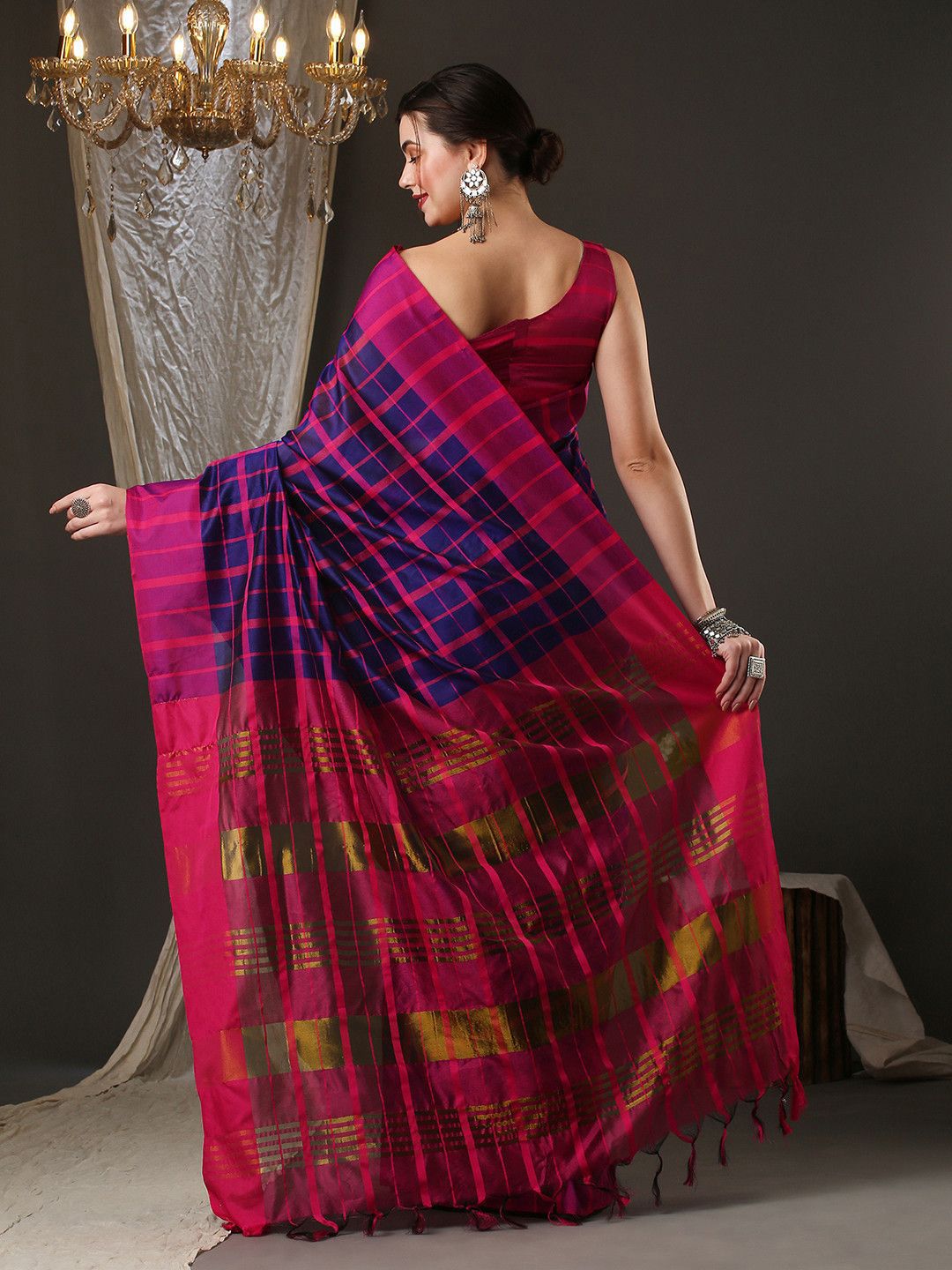Dhimhi Women's Checked Print Saree With Unstitched blouse piece