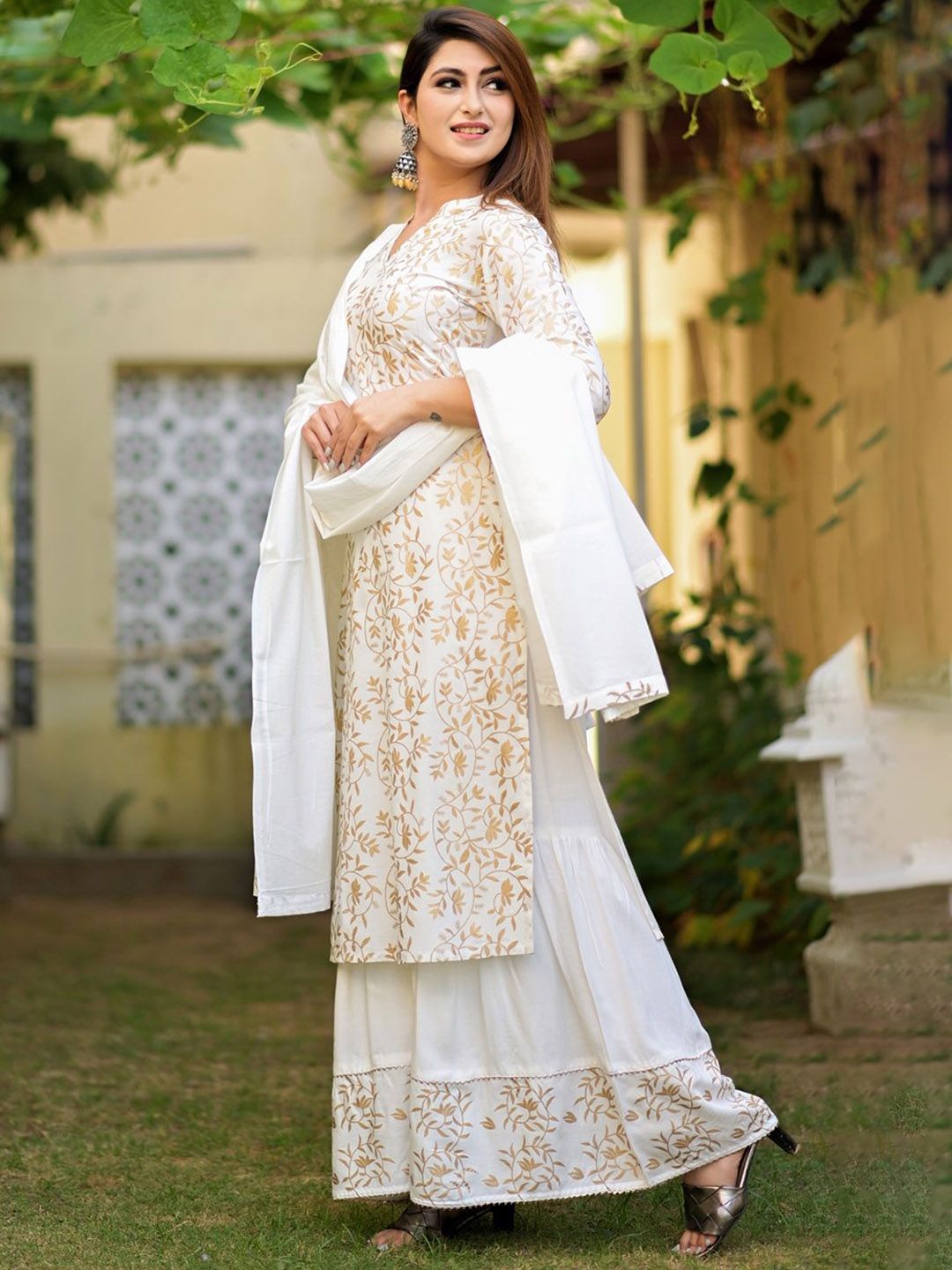 Dhimhi Women's Floral Printed Regular Pure Cotton Kurta with Sharara & With Dupatta