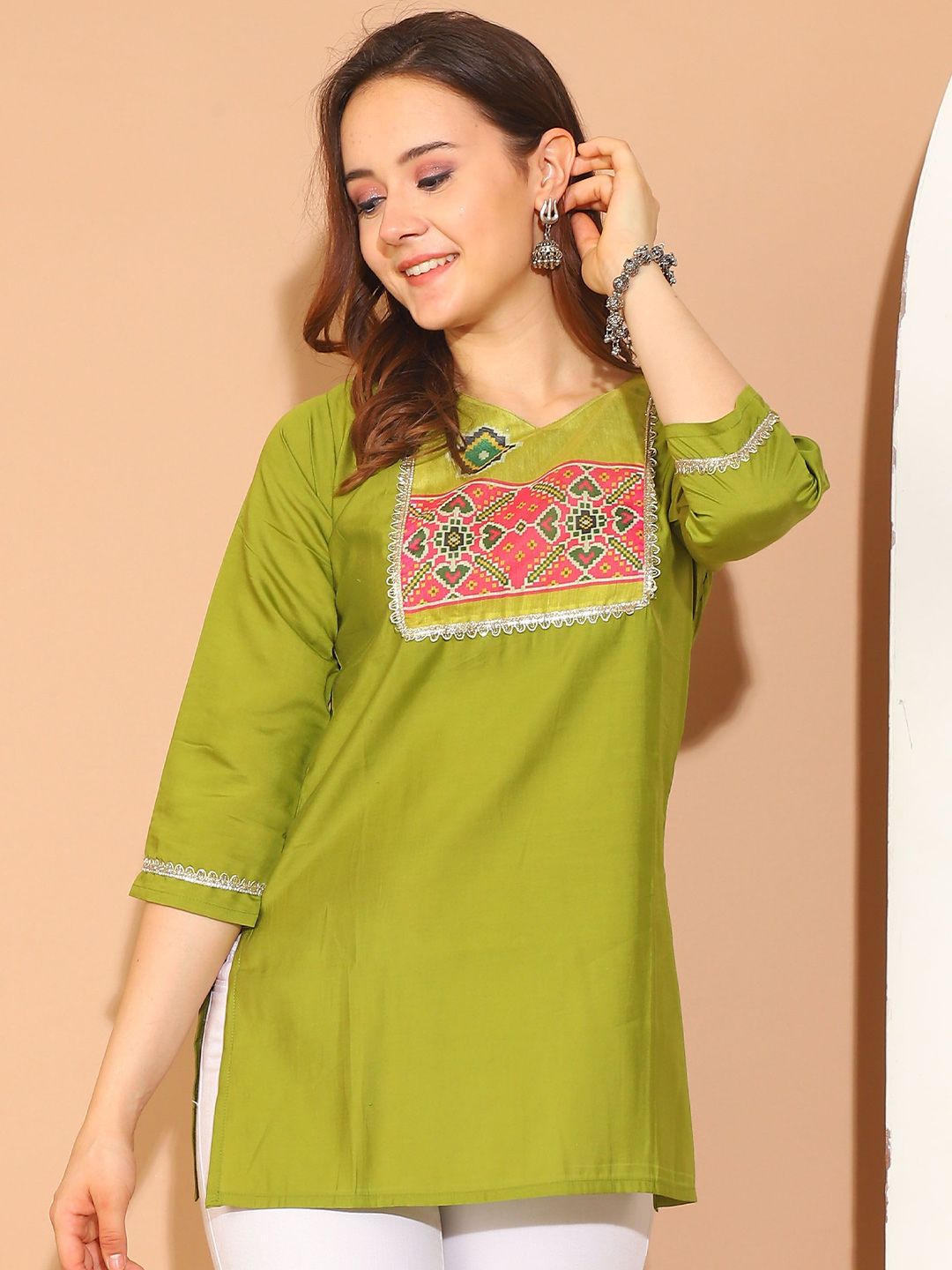 Dhimhi Women's Sweetheart Neck Printed Tunic