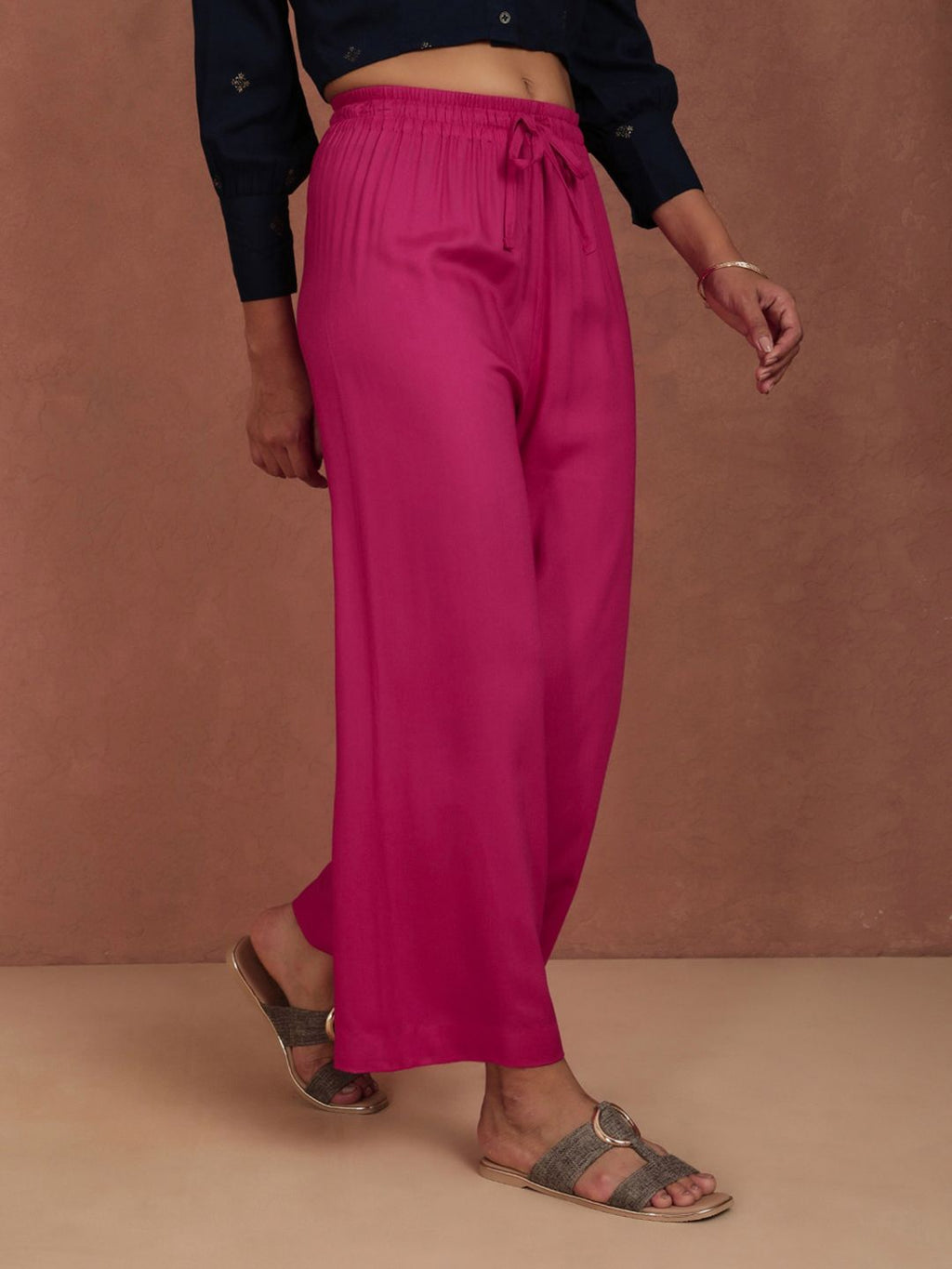 Dhimhi Women's Pink Solid Wide Leg Palazzos