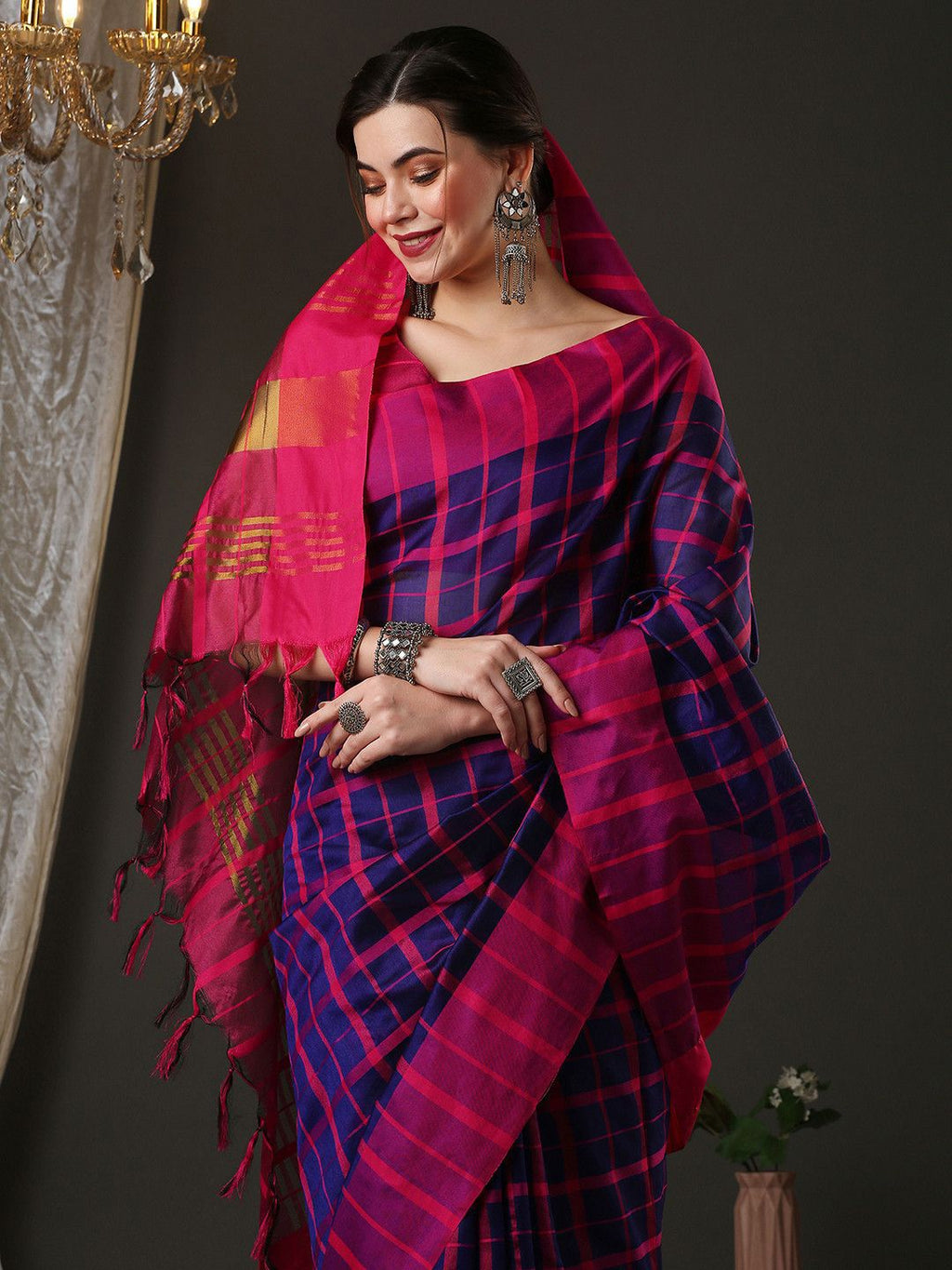 Dhimhi Women's Checked Print Saree With Unstitched blouse piece