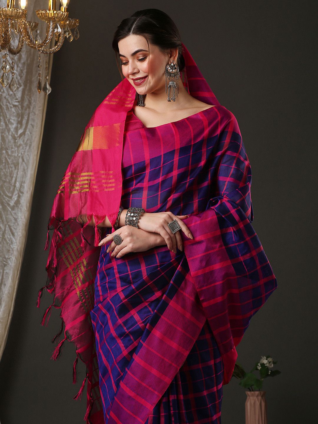 Dhimhi Women's Checked Print Saree With Unstitched blouse piece