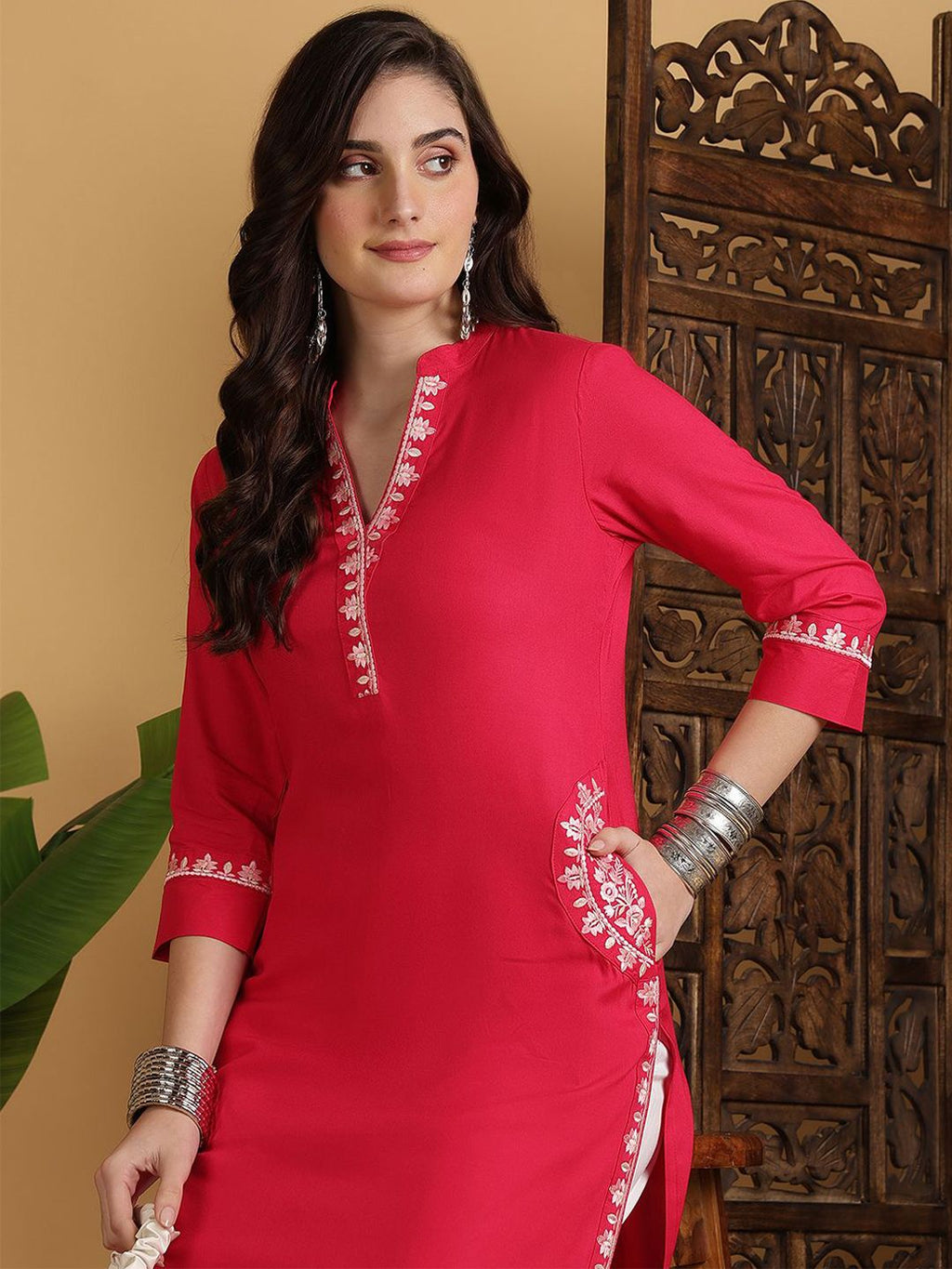 Women Ethnic Motifs Embroidered Daily Straight Kurta