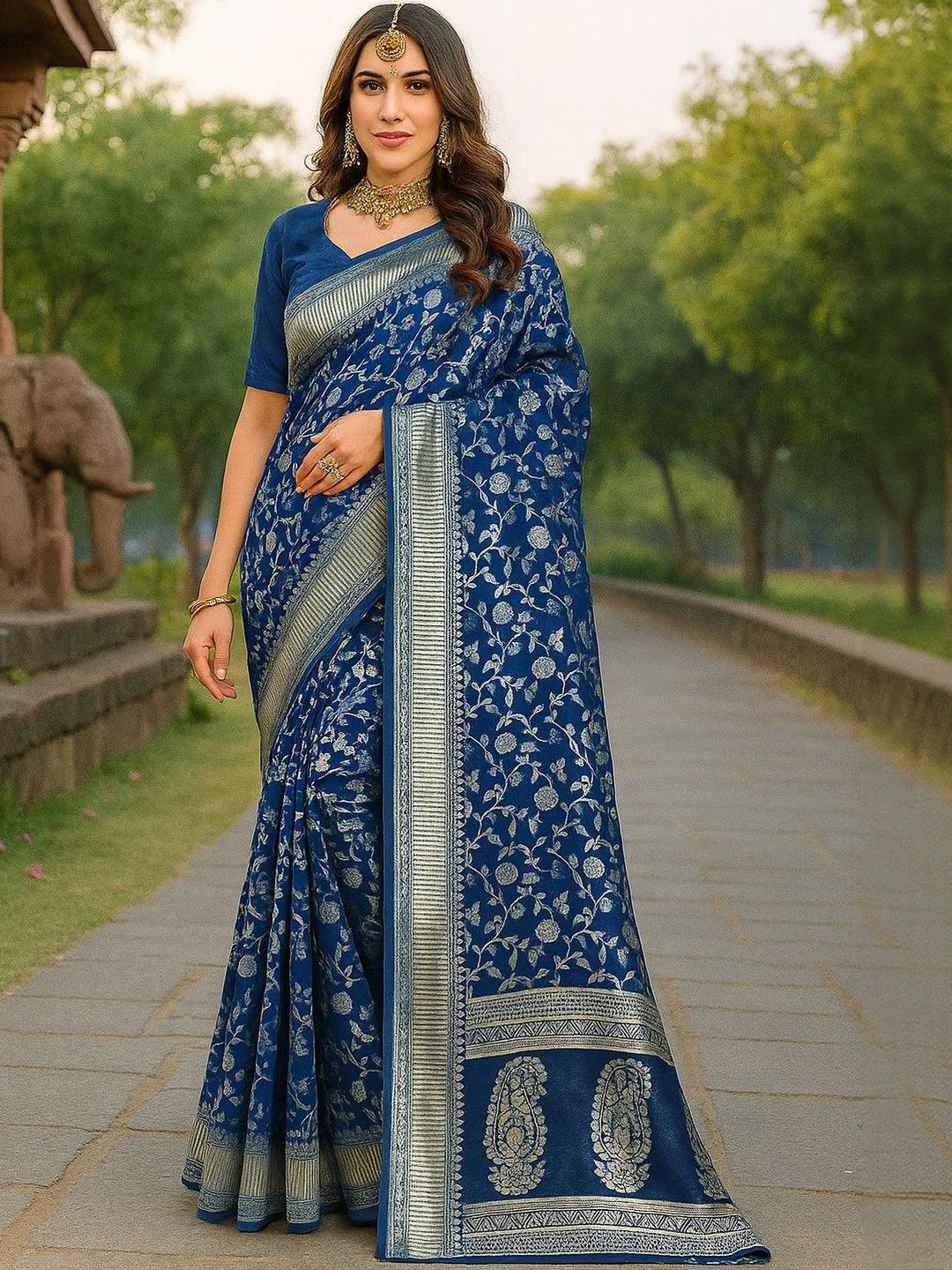 Dhimhi Women's Navy Blue Silk Cotton Woven Design Sarees