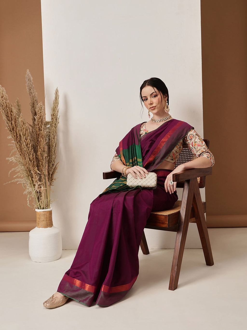 Dhimhi Women's Zari Banarasi Saree