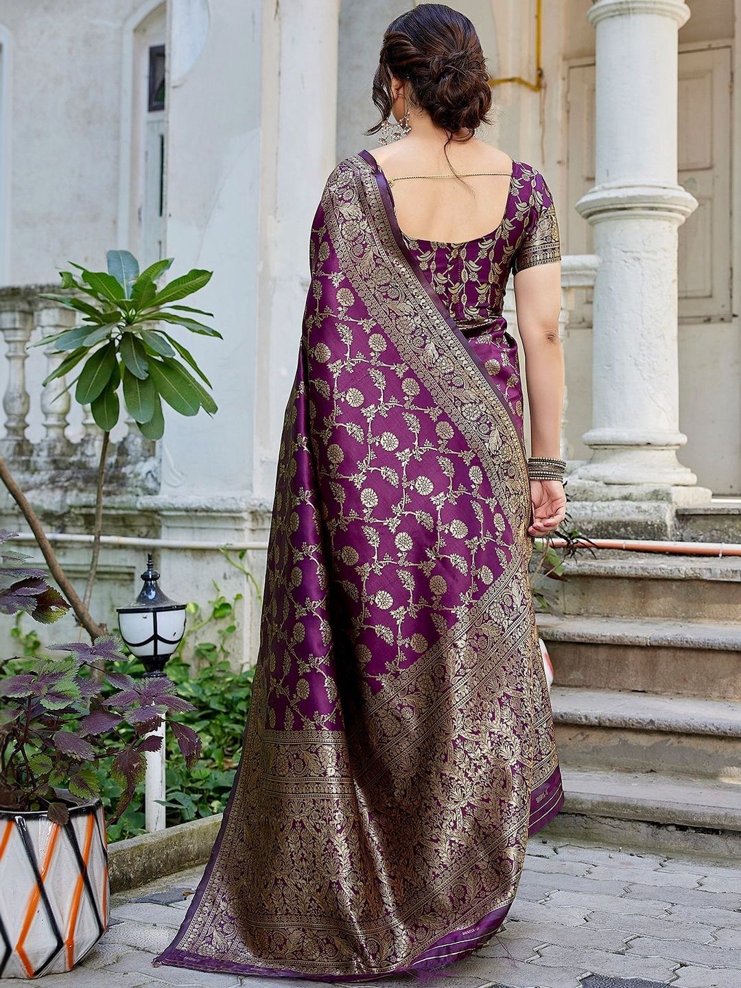 Dhimhi Women's Woven Design Zari Art Silk Handloom Banarasi Saree