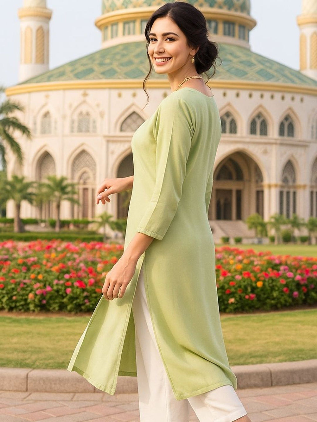 Women Floral Embroidered Chikankari Kurta