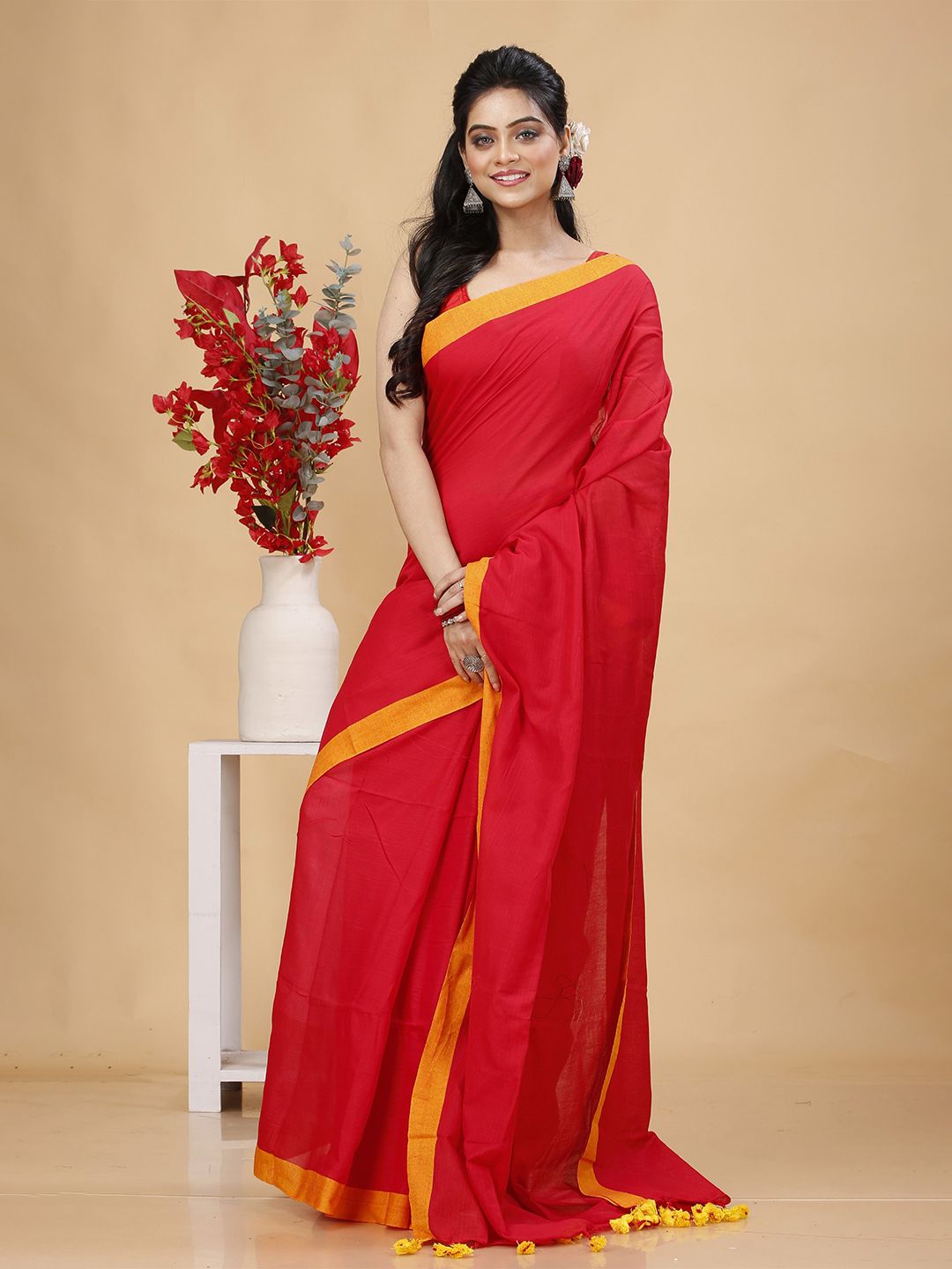 Dhimhi Women's Solid Taant Saree