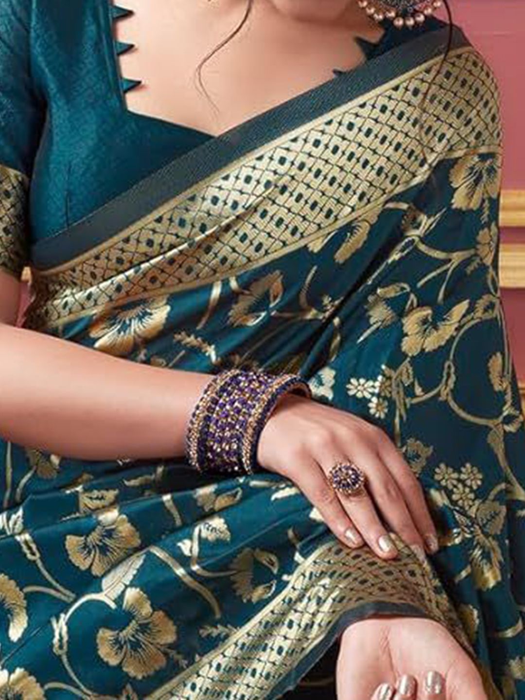 Dhimhi Women's Woven Design Kanjeevaram Saree