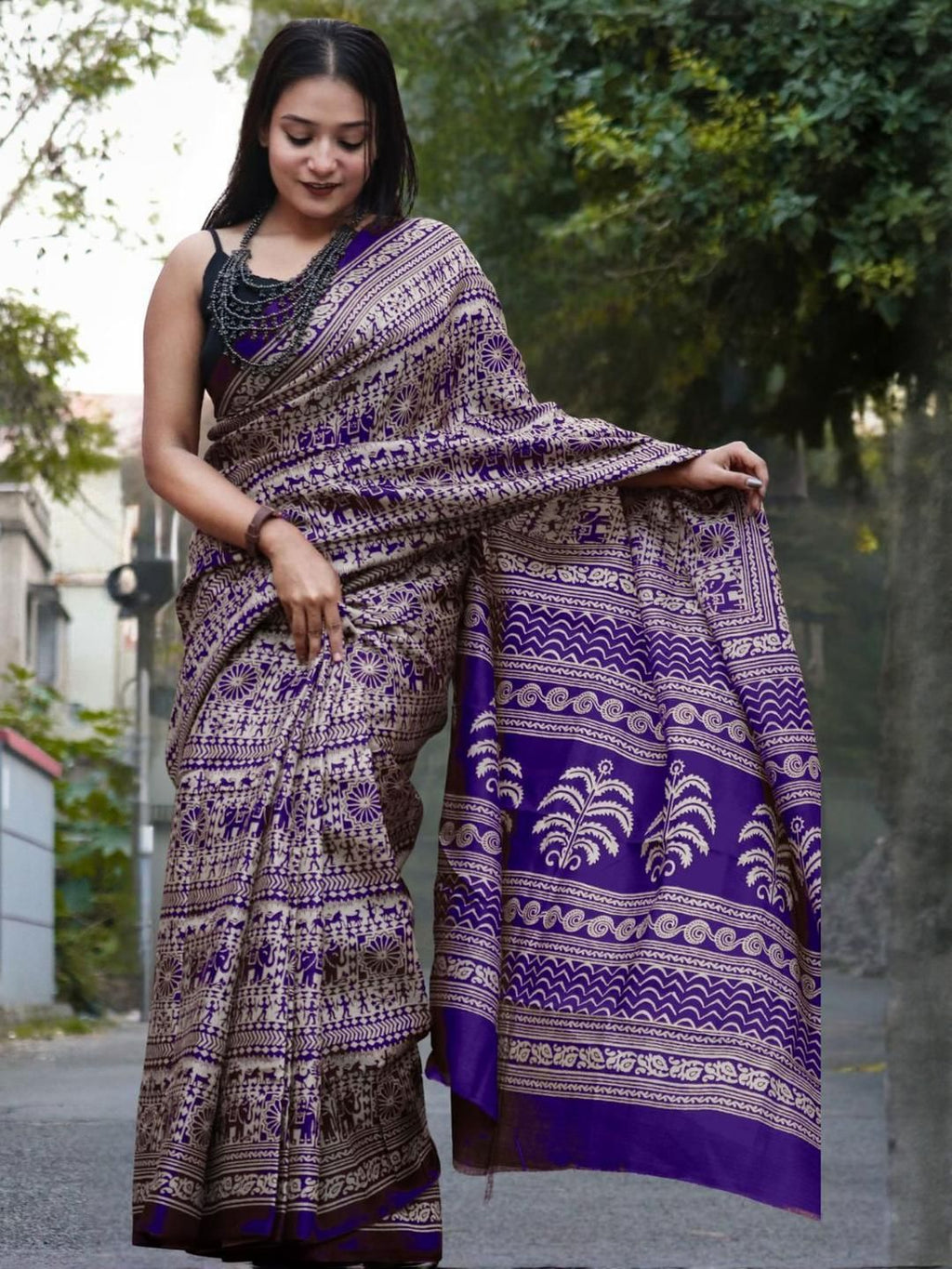 Dhimhi Women's Ethnic Motifs Art Silk Saree