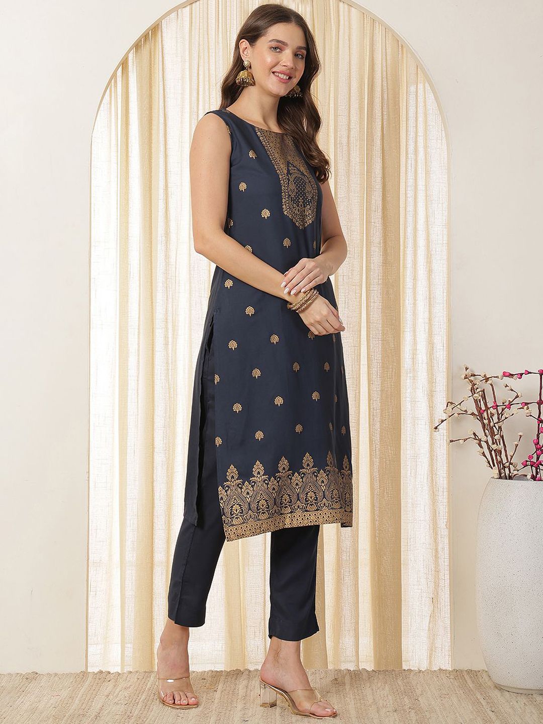 Dhimhi Women's Floral Printed Regular Kurta with Trousers & With Dupatta