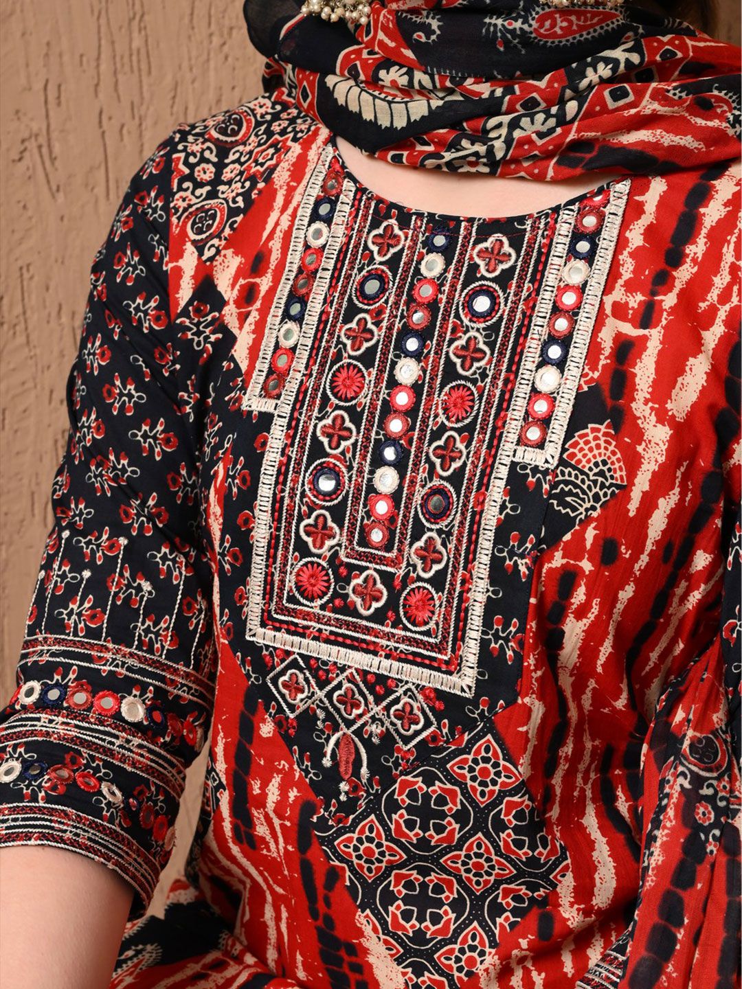 Dhimhi Women's Ethnic Motifs Printed Regular Pure Cotton Kurta with Trousers & With Dupatta