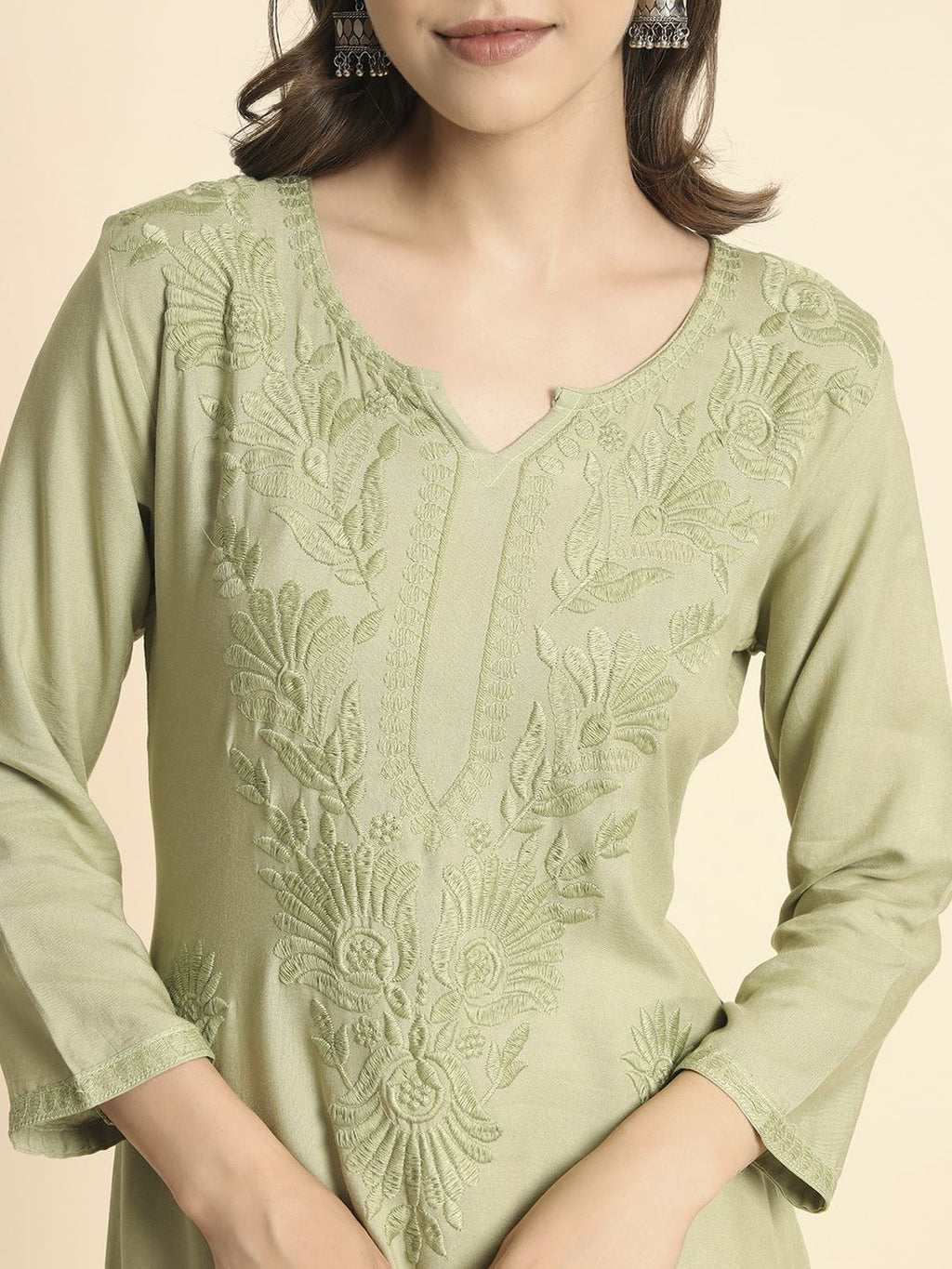 Women Floral Embroidered Chikankari Kurta