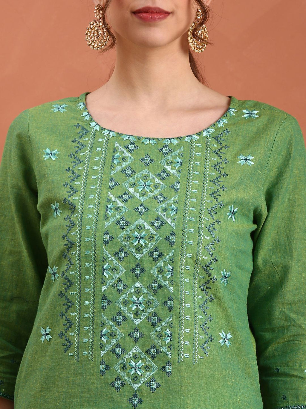 Women Ethnic Motifs Yoke Design Thread Work Pure Cotton Straight Kurta