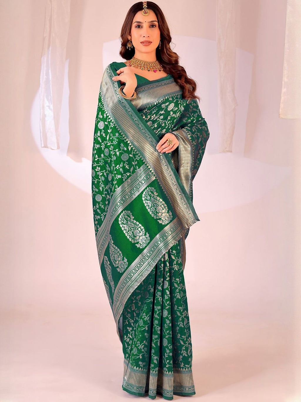 Dhimhi Women's Green Silk Cotton Woven Design Sarees