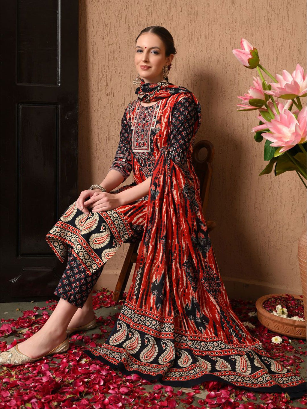 Dhimhi Women's Ethnic Motifs Printed Regular Pure Cotton Kurta with Trousers & With Dupatta