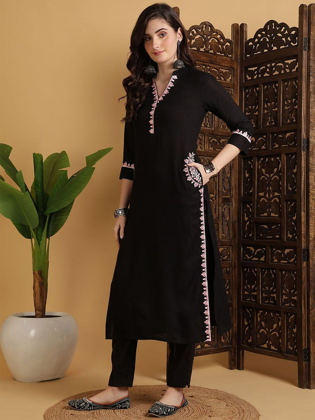 Embroidered Calf Length V-Neck Three-Quarter Sleeve Straight Kurta