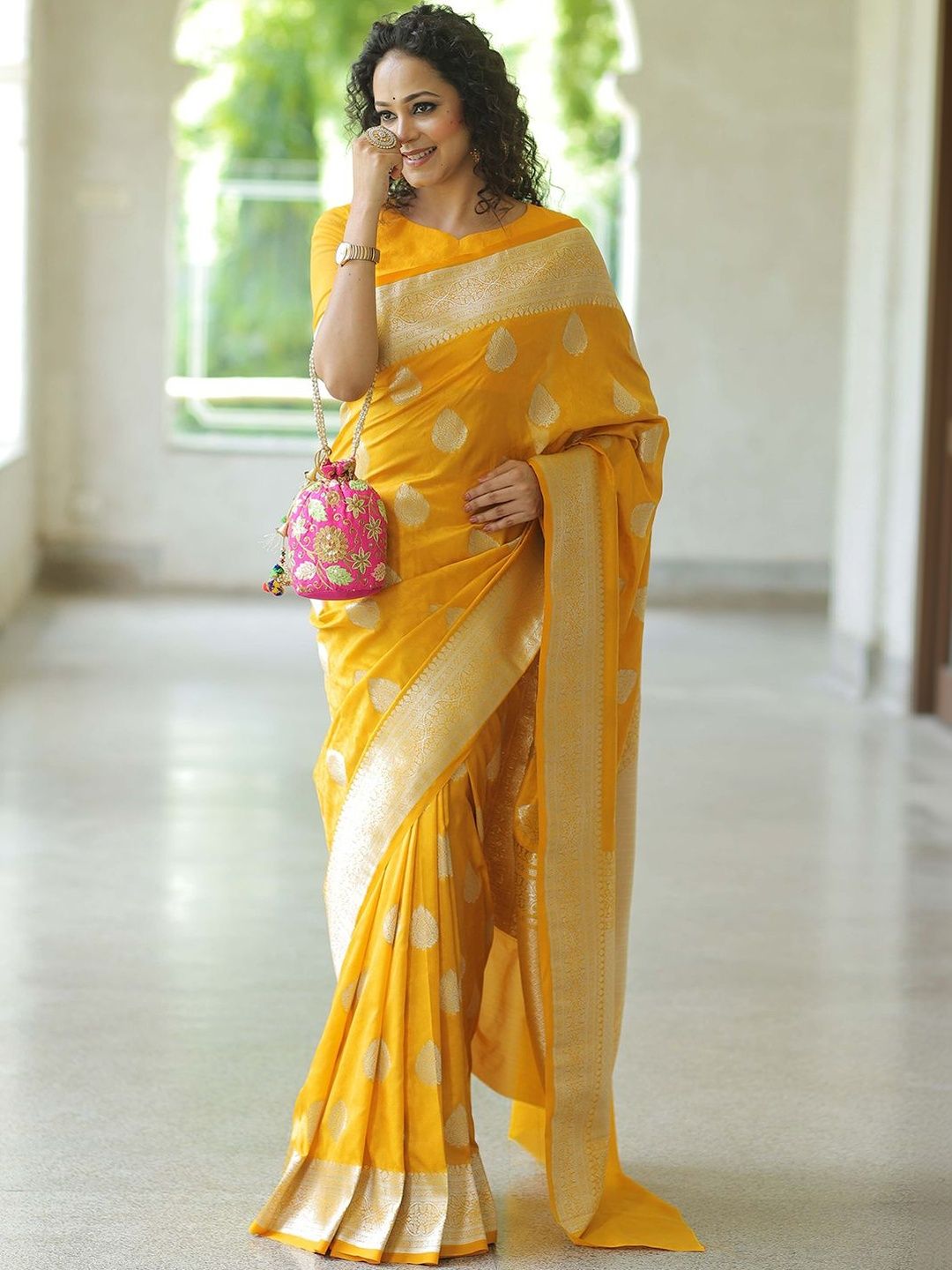 Dhimhi Women's Ethnic Motifs Silk Blend Saree