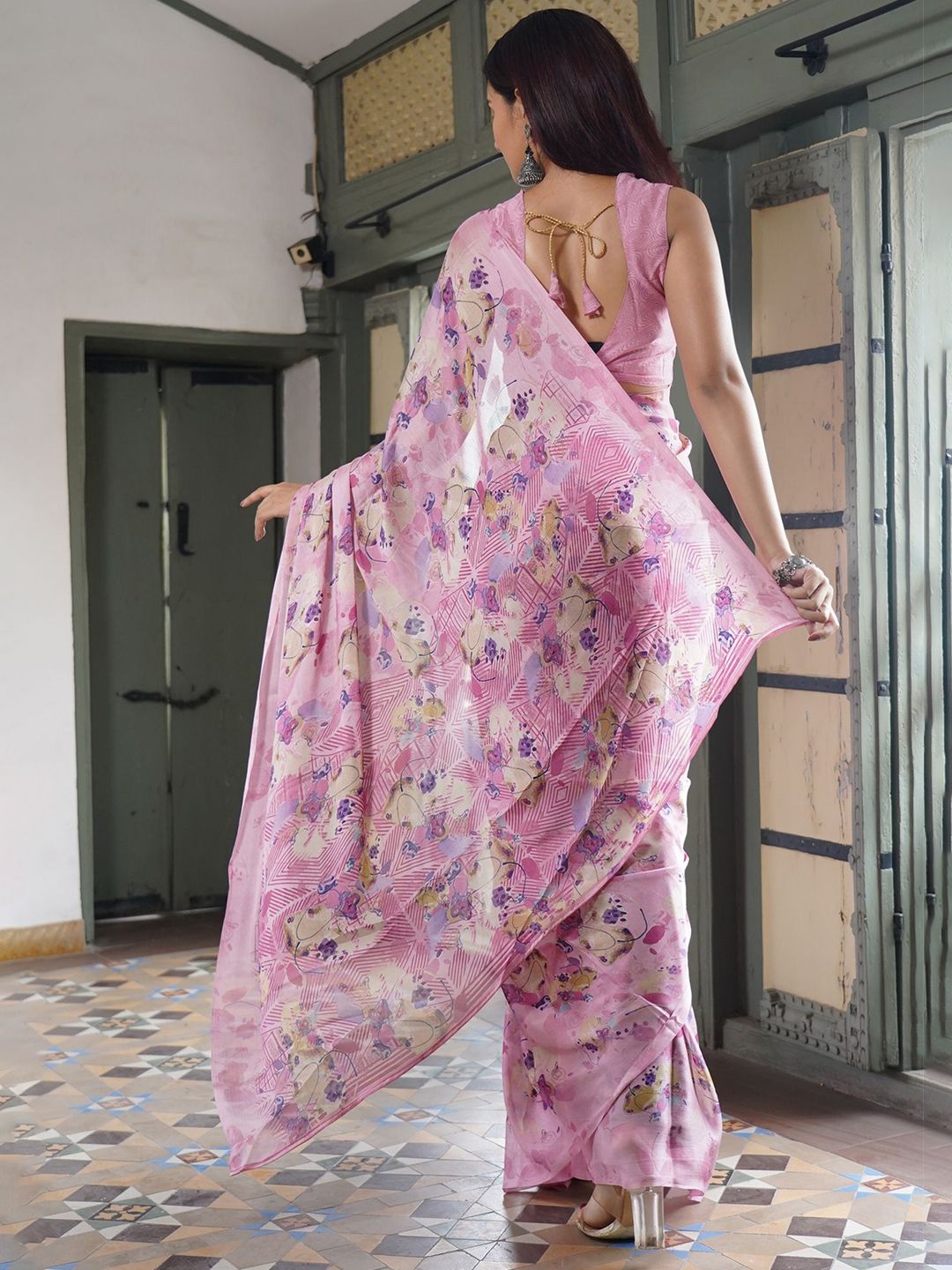 Dhimhi Women's Floral Printed Saree
