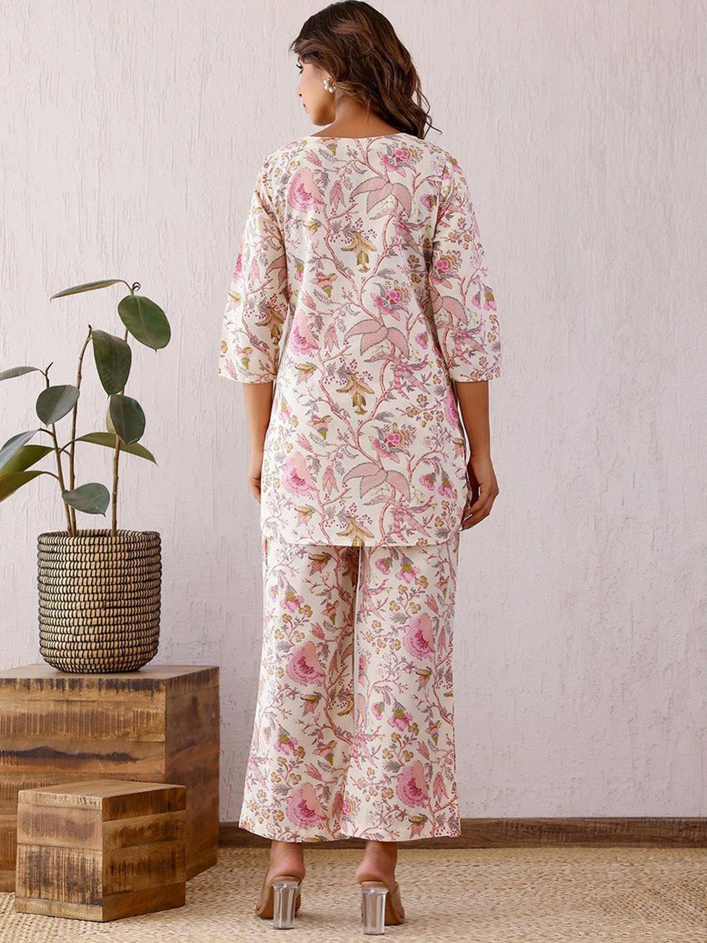 Dhimhi Women's Floral Printed Notch Neck Straight Kurti With Trousers