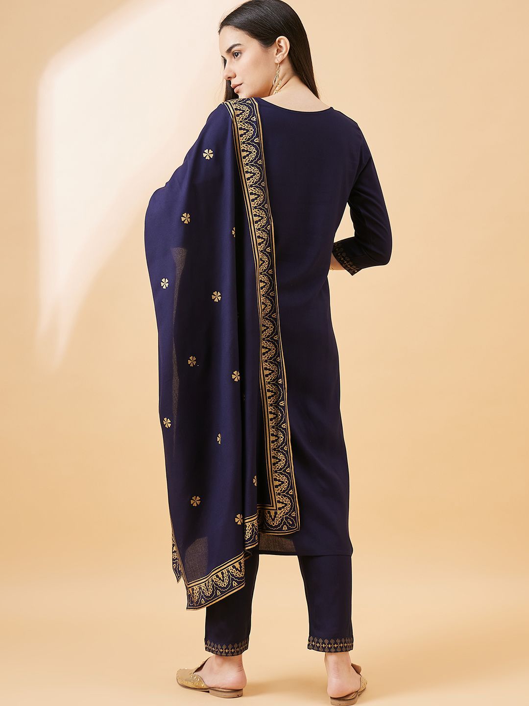 Dhimhi Women's Floral Printed Regular Kurta with Trousers & With Dupatta