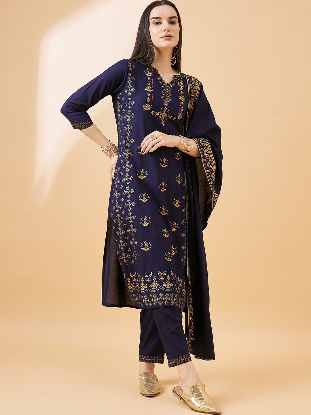Dhimhi Women's Floral Printed Regular Kurta with Trousers & With Dupatta